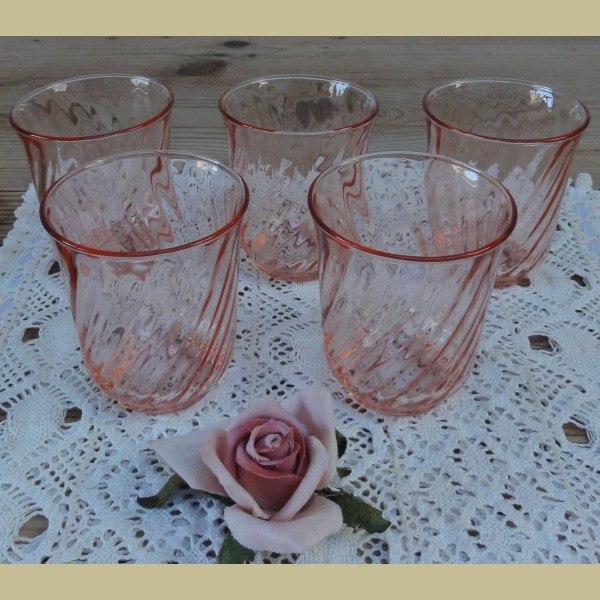 Peer Correspondentie Kalksteen 5 Kleine Franse roze drinkglazen, glazen, Arcoroc, Rosaline - La Brocanti